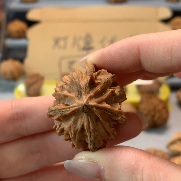 ****文玩核桃把件异形单只