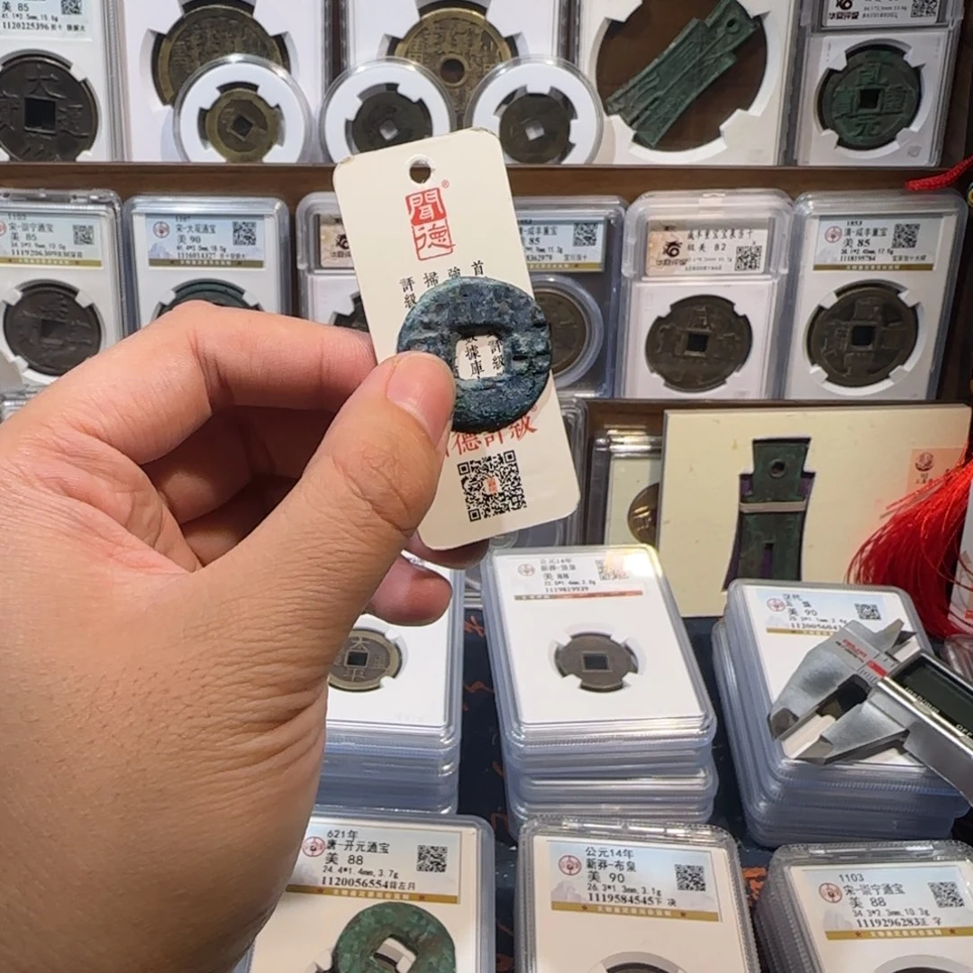 鲨***ᅠ铜齐泉。q半L 一个。