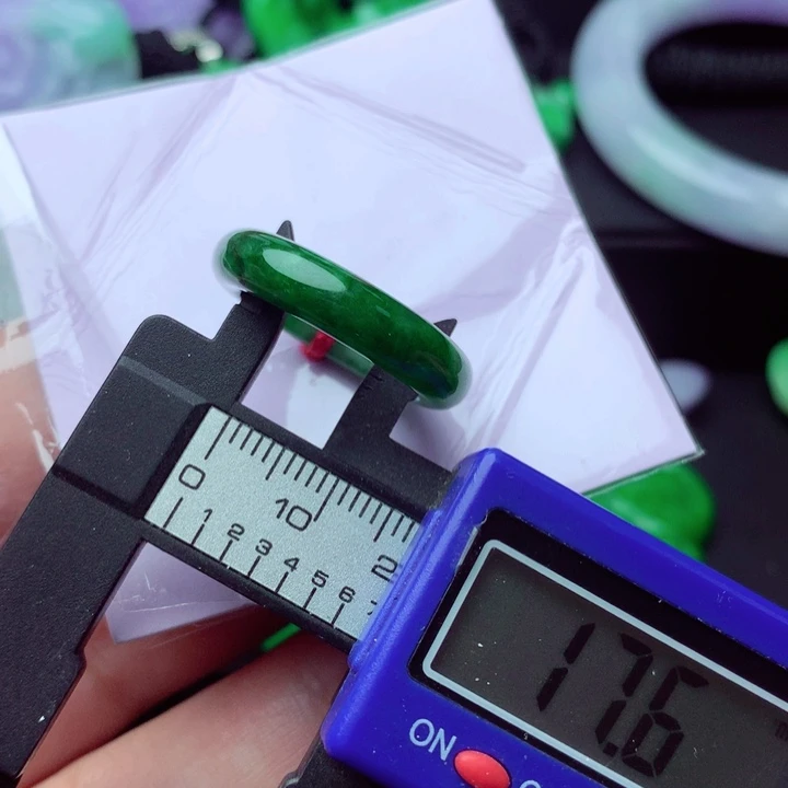 翡翠未镶嵌戒指戒指