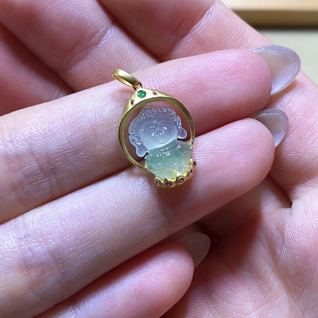 翡翠18K金镶嵌颈饰翡翠