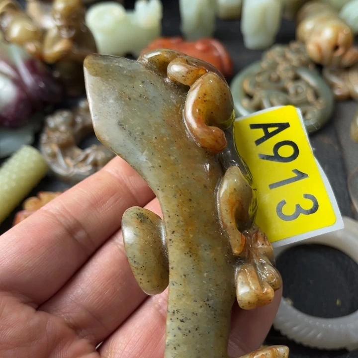 和田玉颈饰未镶嵌咖**子