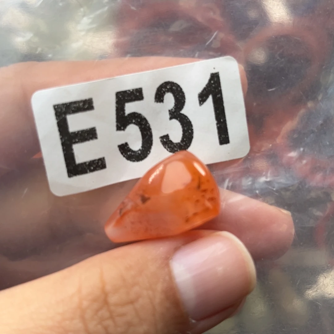 南红玛瑙未镶嵌珠宝奇石