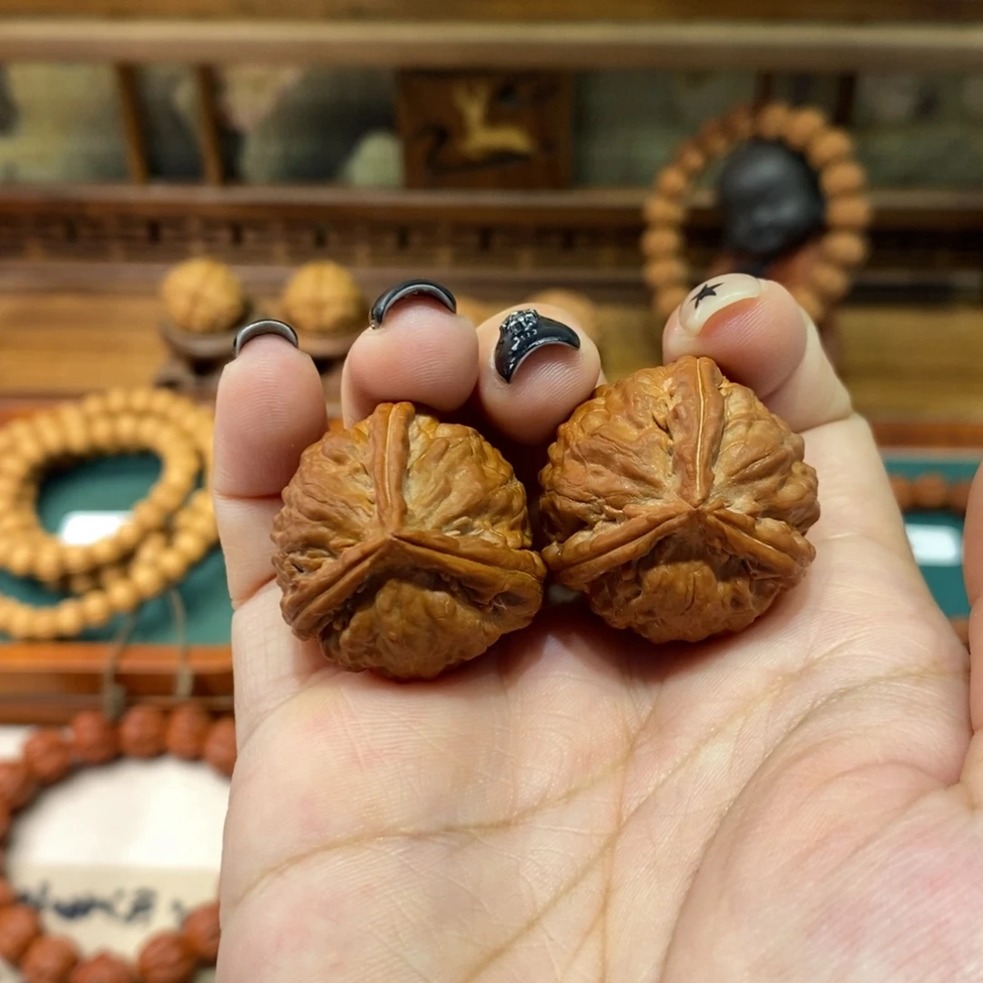 把件文玩核桃秋子三棱