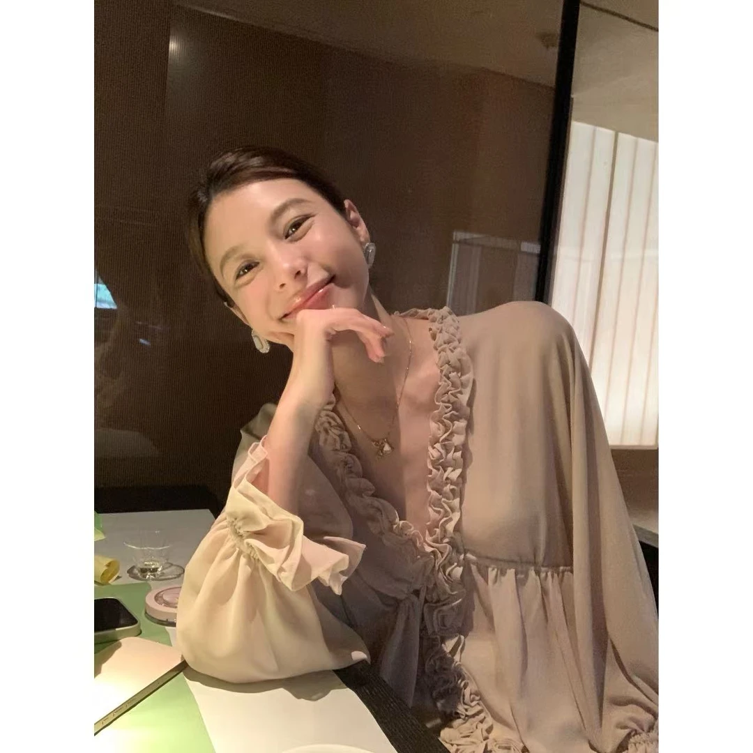 Mollyeeee云水谣 奶杏花边套头衫 松弛垂感 宽松显瘦长袖上衣