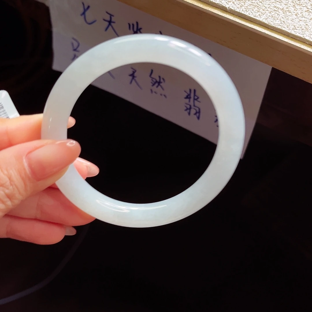 翡翠手镯未镶嵌手镯