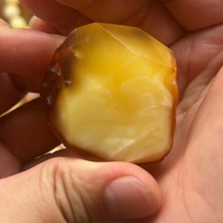 定制琥珀未镶嵌珠子