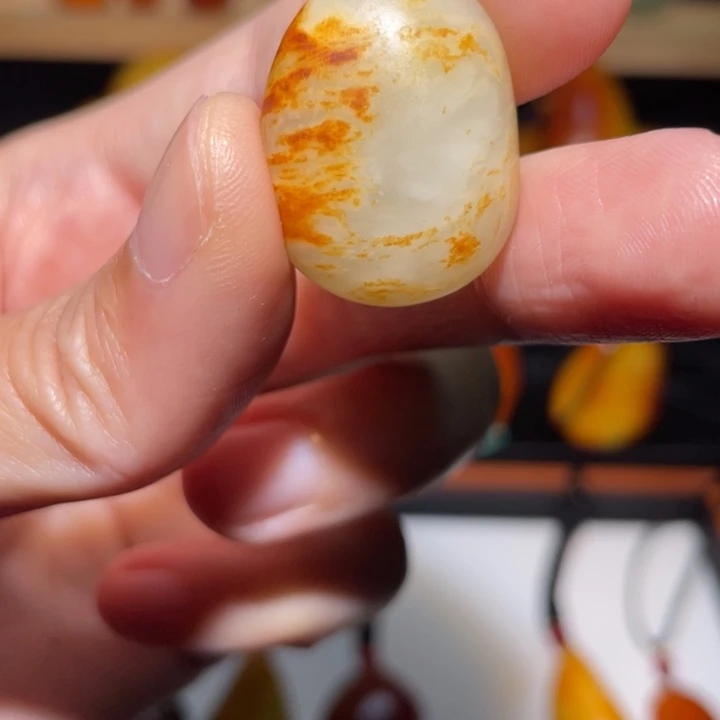睛***天和田玉未镶嵌颈饰