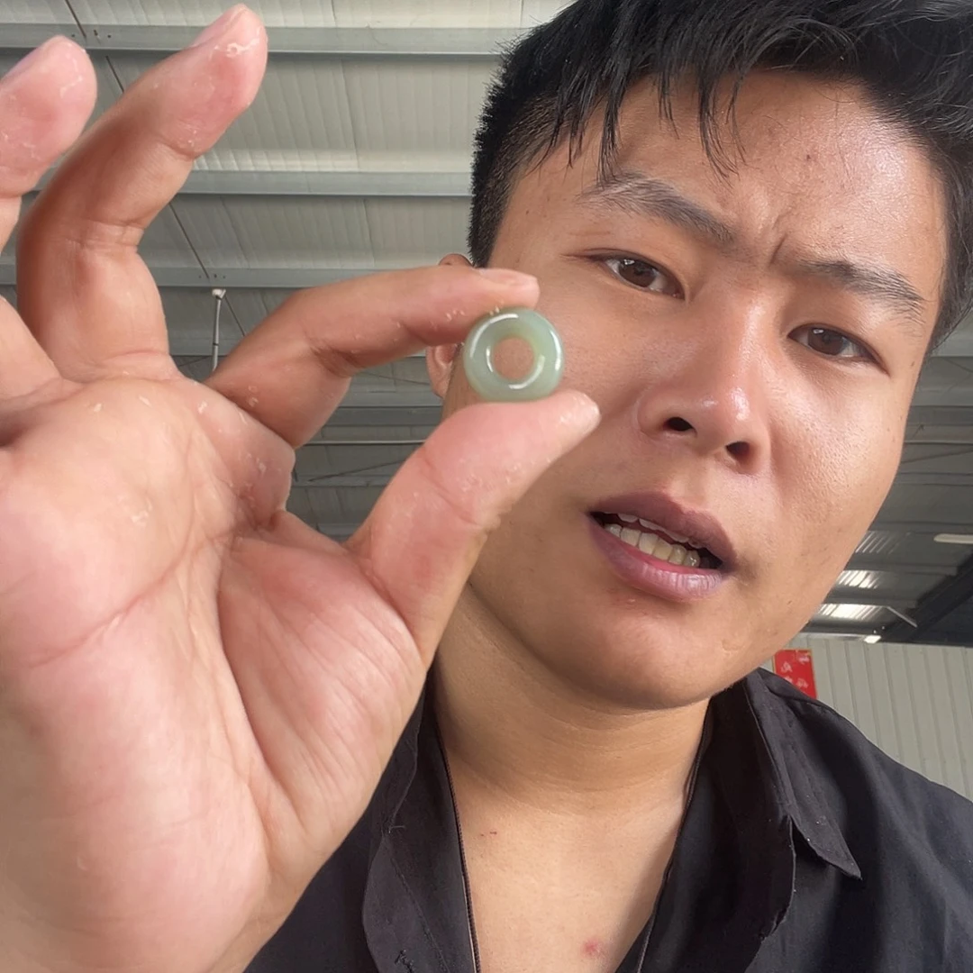 和田玉未镶嵌颈饰新疆且末蓝甜甜圈