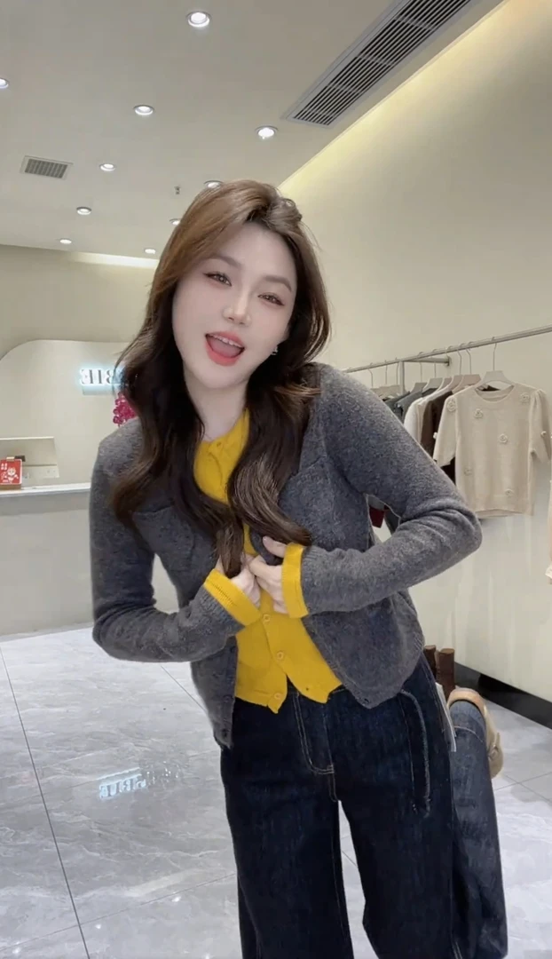 秋冬2025新款拼接撞色毛衣外套大码时尚洋气假两件针织开衫女