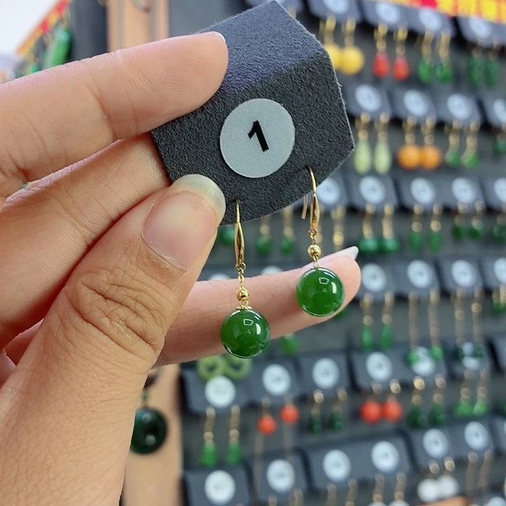 和田玉18K金镶嵌耳饰