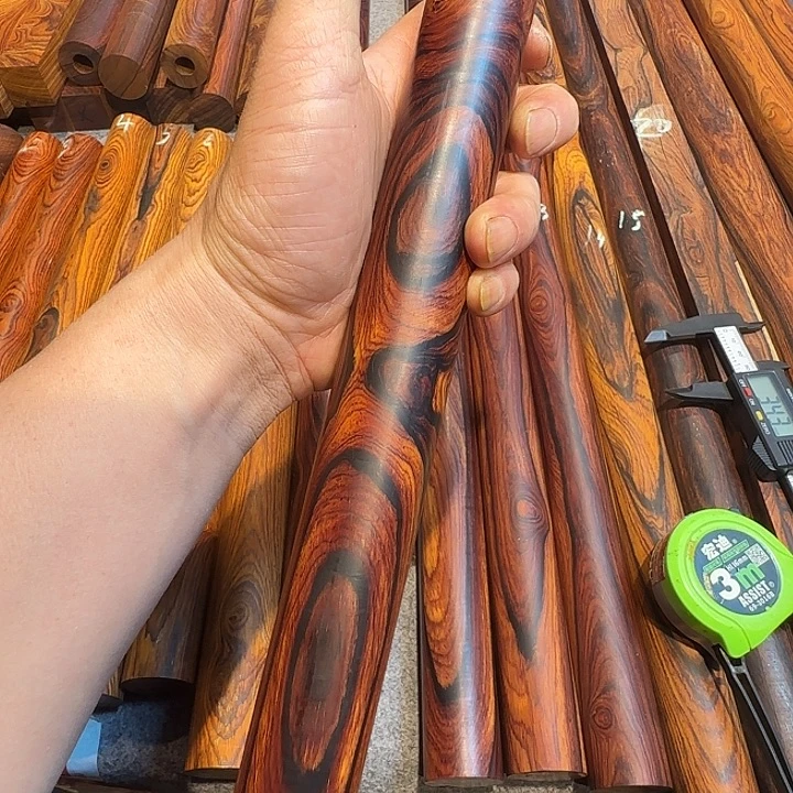 颜***蛋微凹黄檀（南美大红酸枝）微凹黄檀一木一拍