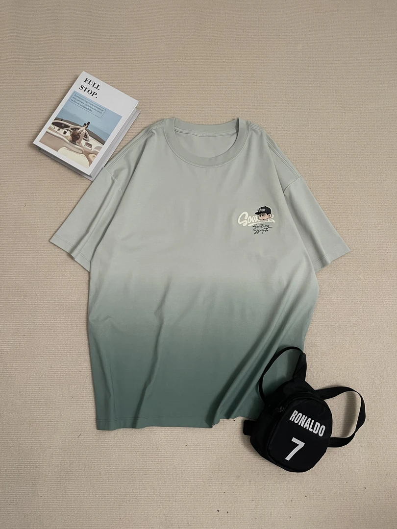 111夏新款青少年T恤卡通人印花宽松无感渐变短袖上衣