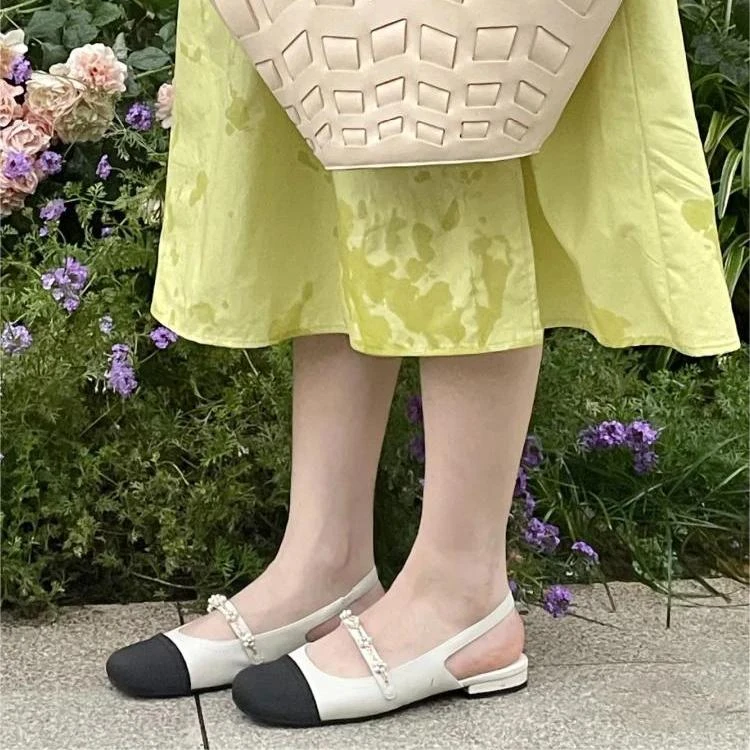 小香风包头凉鞋低跟一字带珍珠浅口包头时装凉鞋平底软底温柔时尚