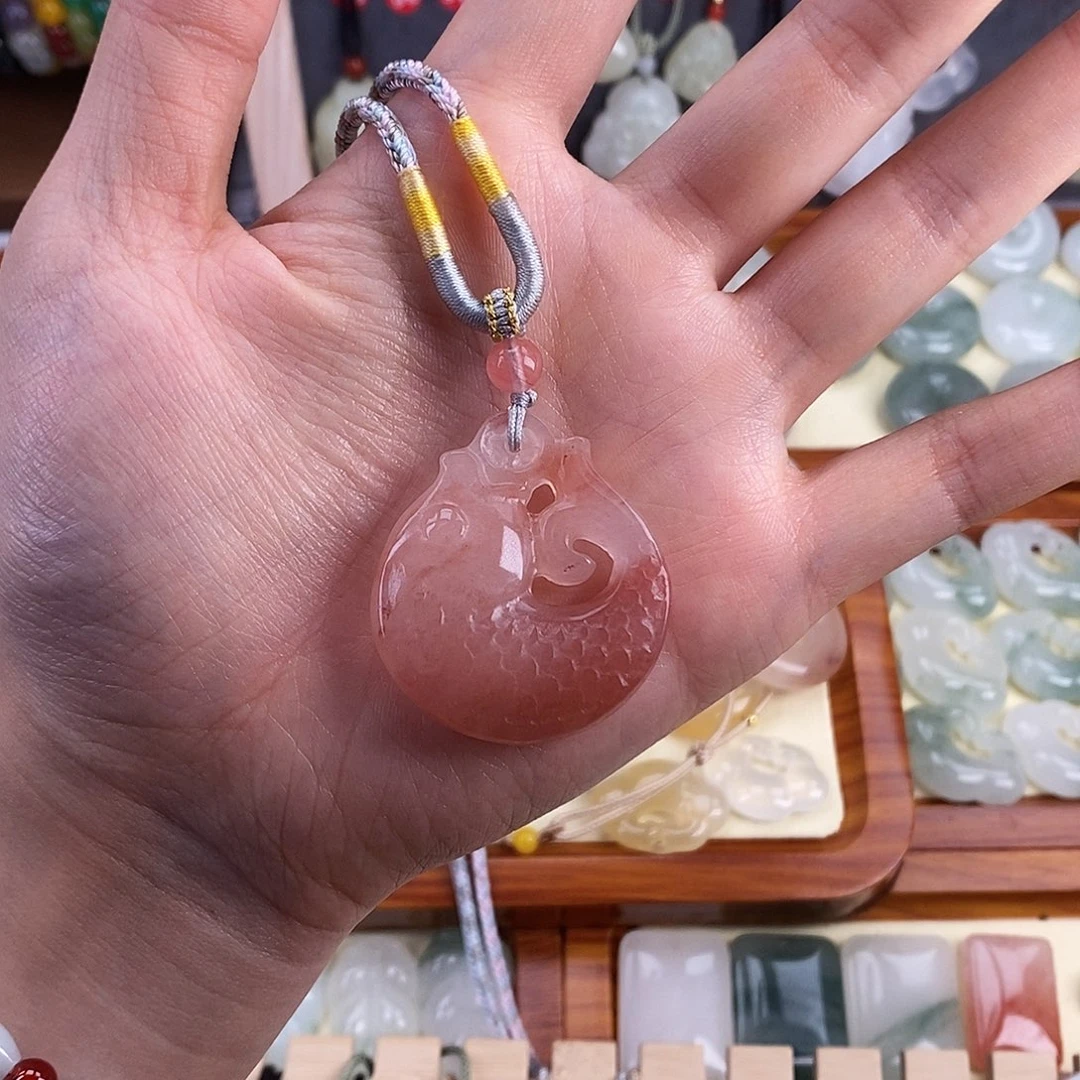 颈饰未镶嵌石英质玉文****橘