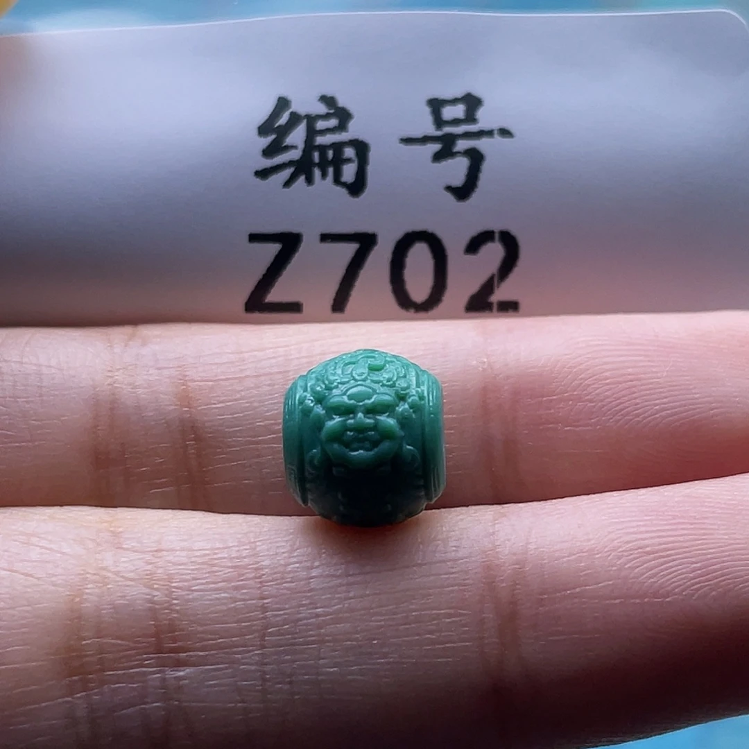 哈***哈绿松石未镶嵌颈饰