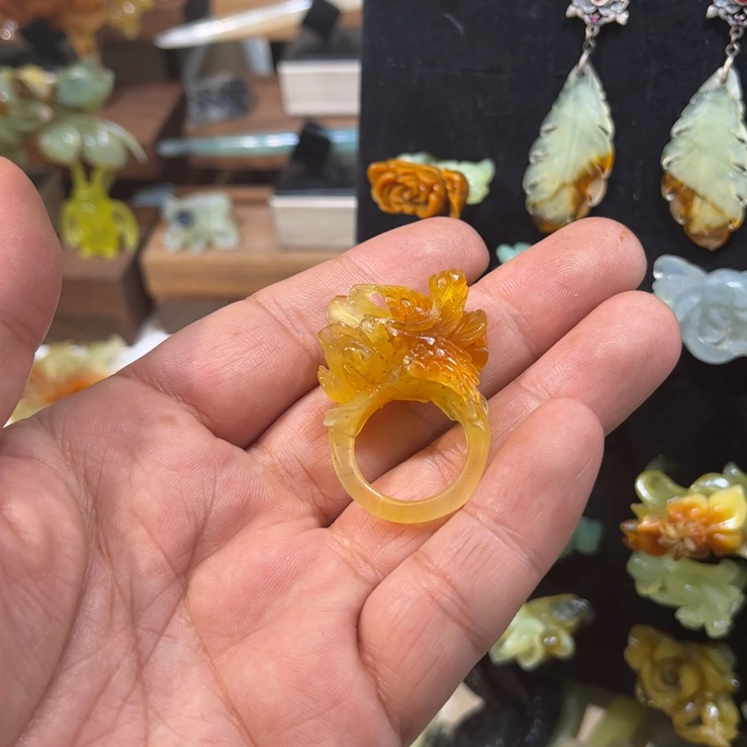 蛇纹石玉戒指合金戏*