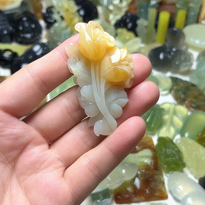 未镶嵌蛇纹石玉颈饰