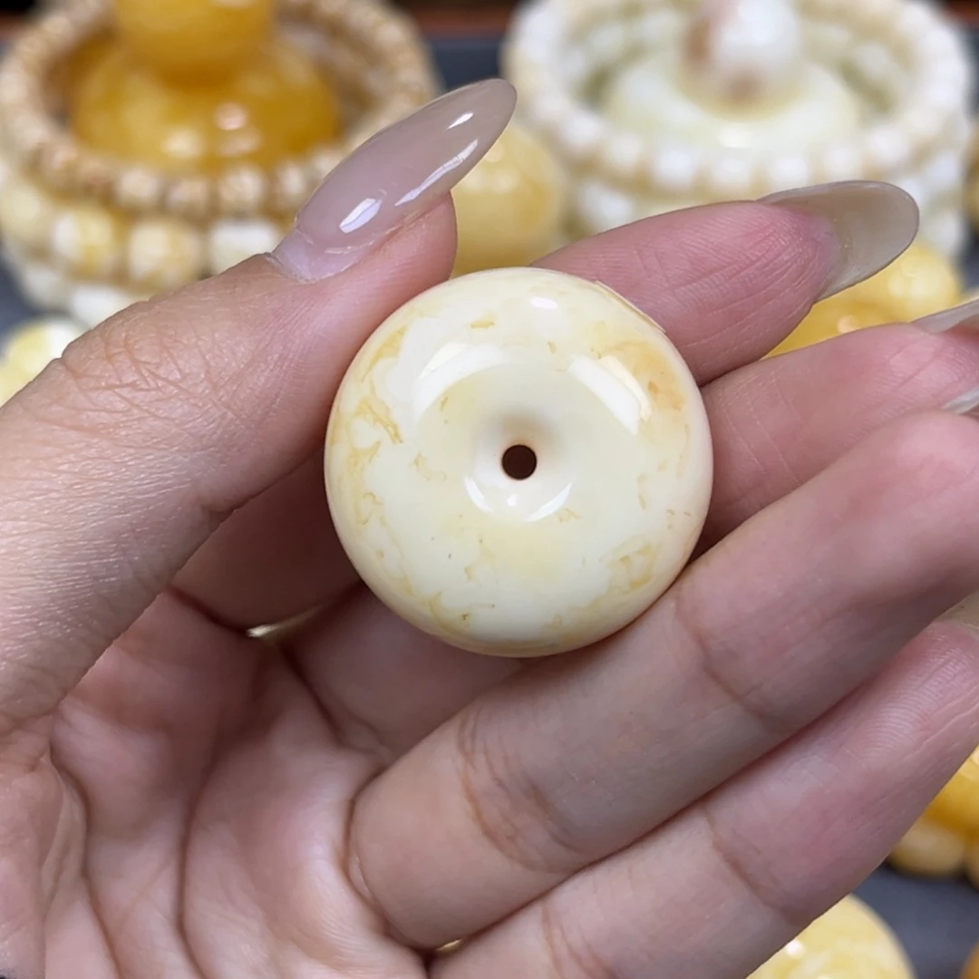 琥珀未镶嵌手串……