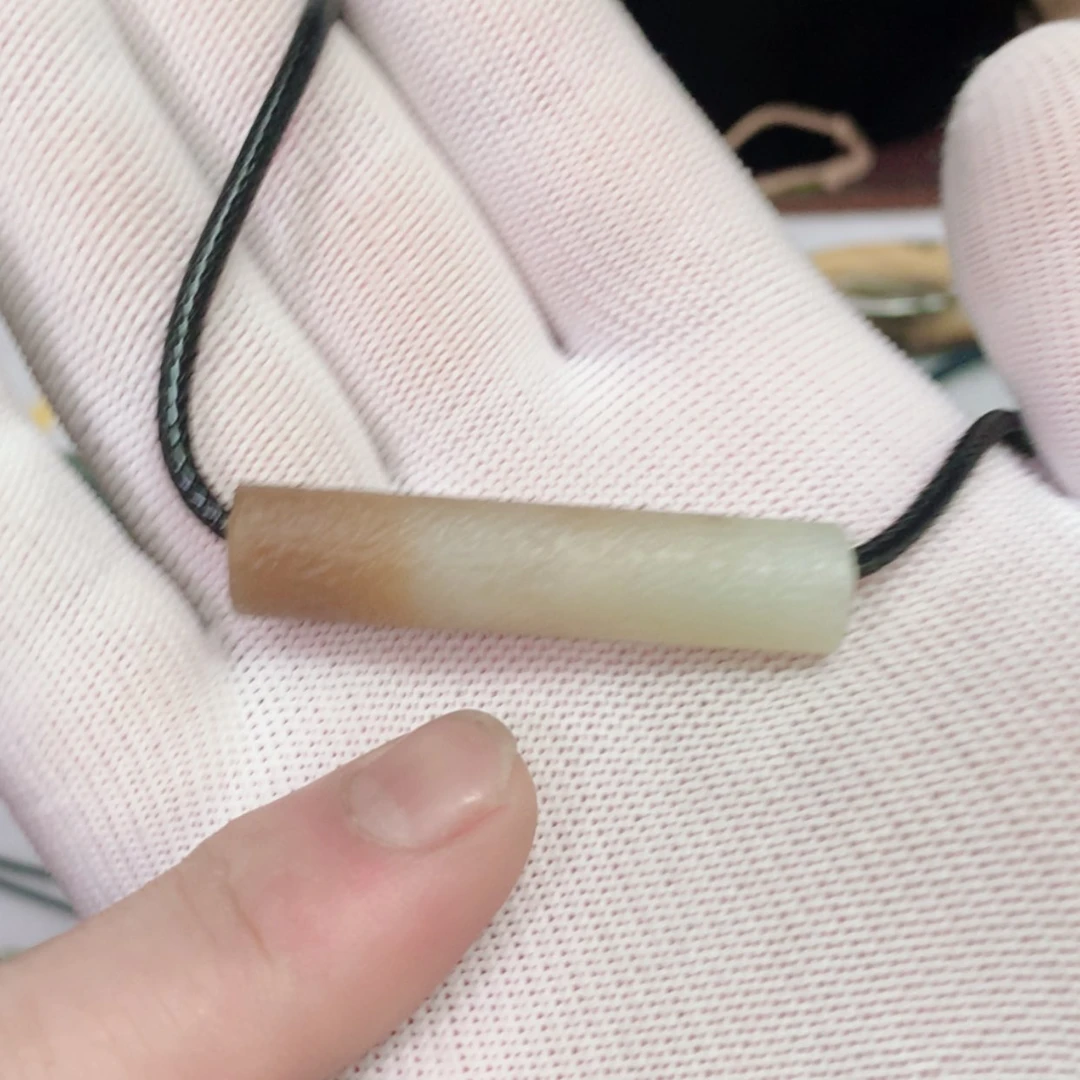 【闪购商品】岫岩老玉（透闪石质玉）颈饰未镶嵌阿*