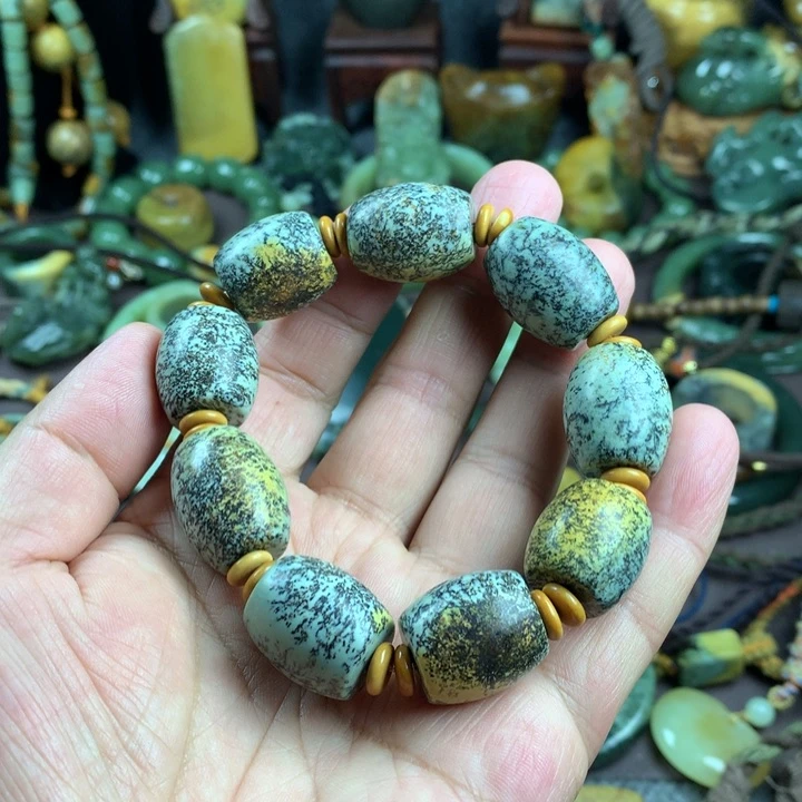 吊坠(赠链)未镶嵌岫岩河磨玉（透闪石质玉）