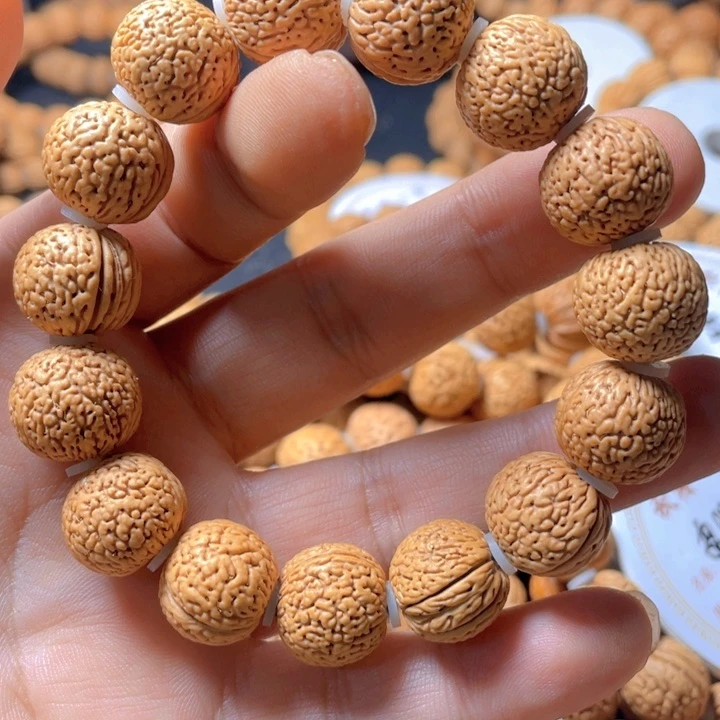 桃核吊坠少****。狼牙蚂蚁15尺