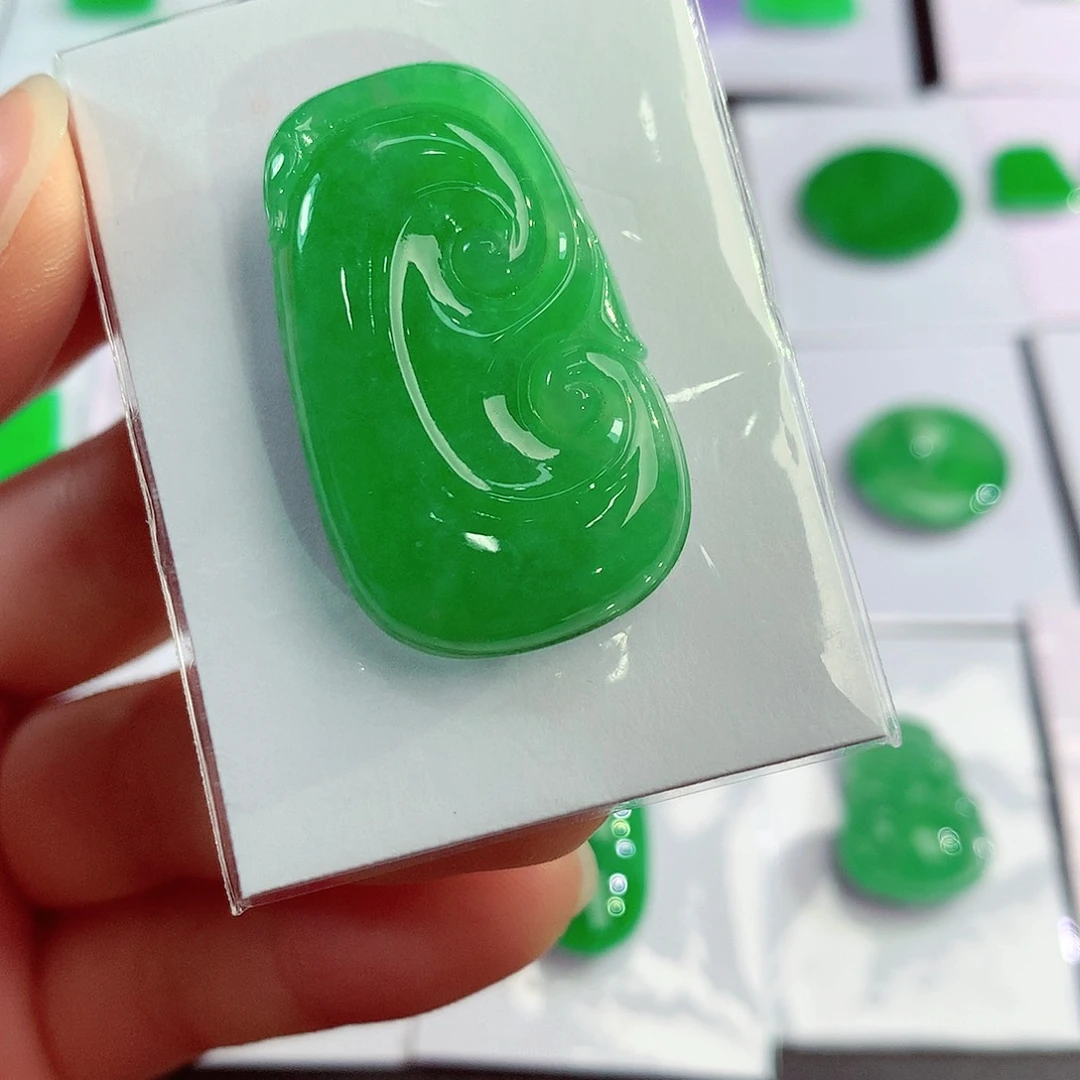 吊坠(不含链)未镶嵌翡翠