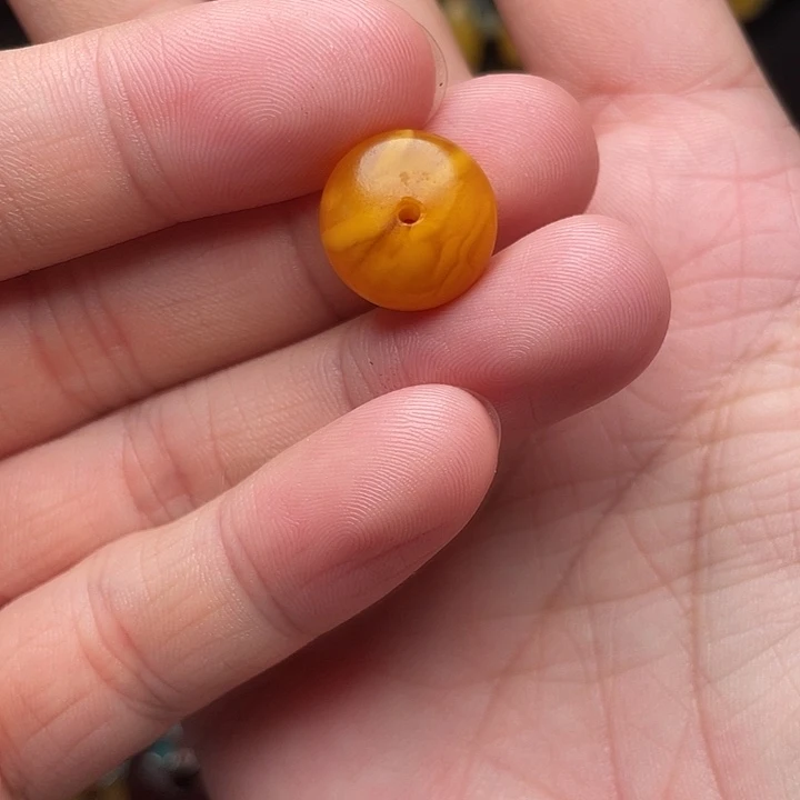 琥珀未镶嵌裸石老蜜蜡饼子