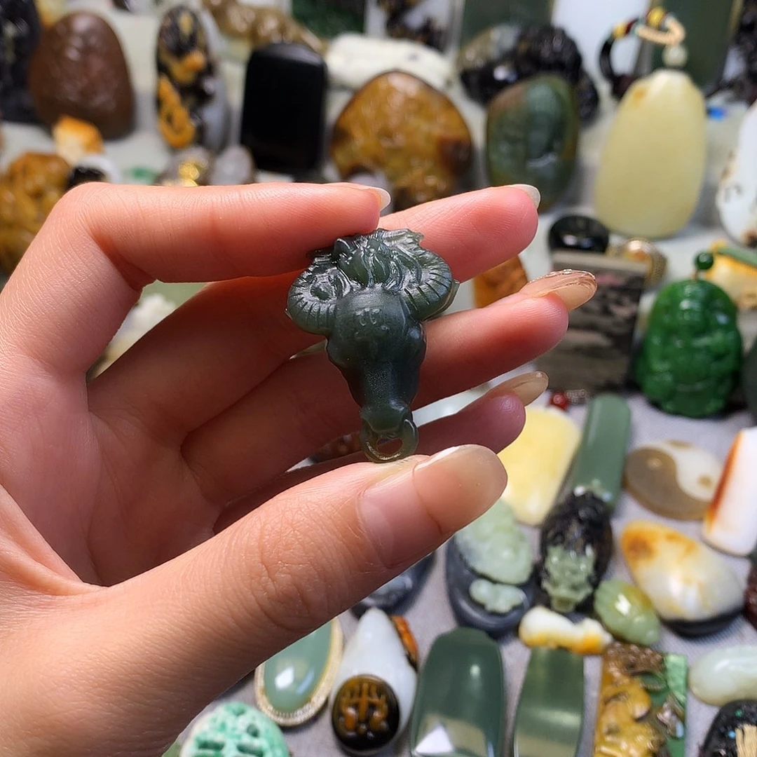 未镶嵌和田玉挂件