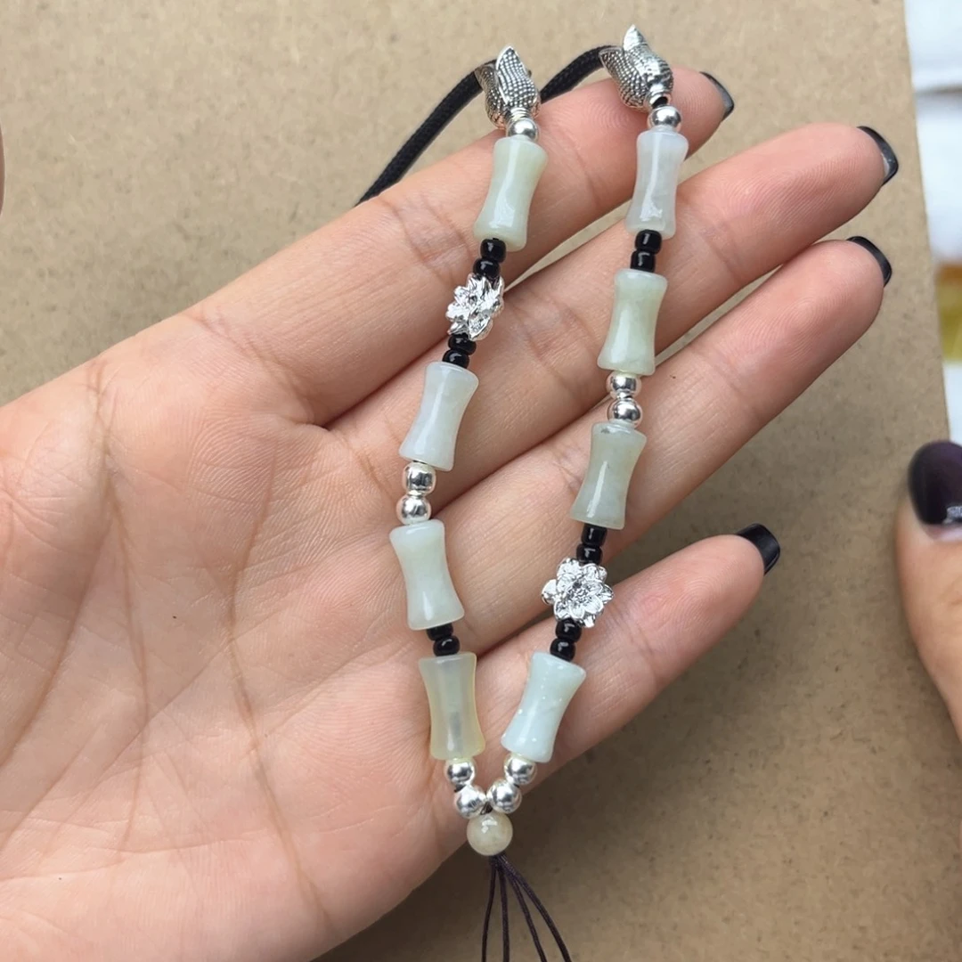 蛇纹石玉颈饰未镶嵌一**子