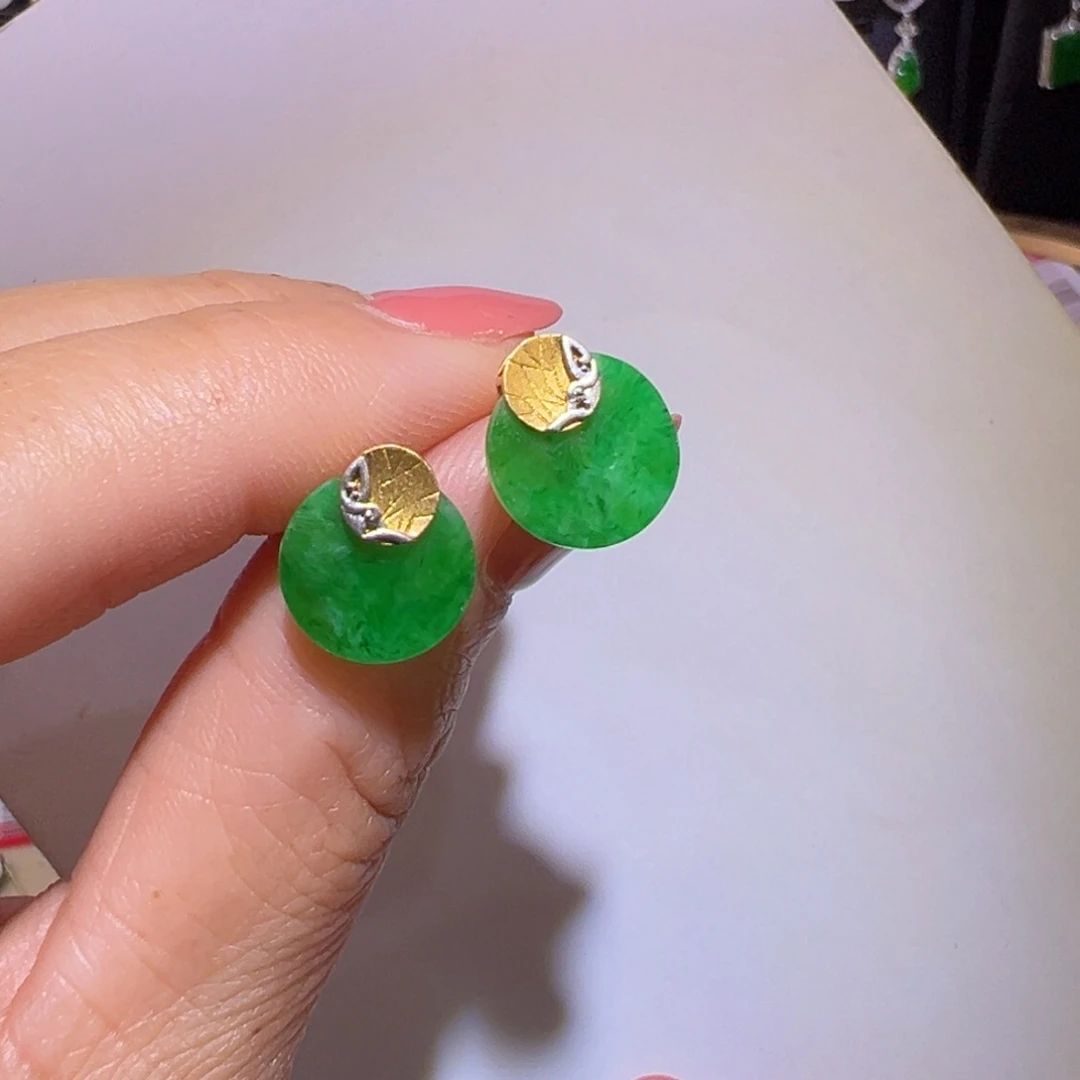 翡翠颈饰18K金镶嵌耳钉