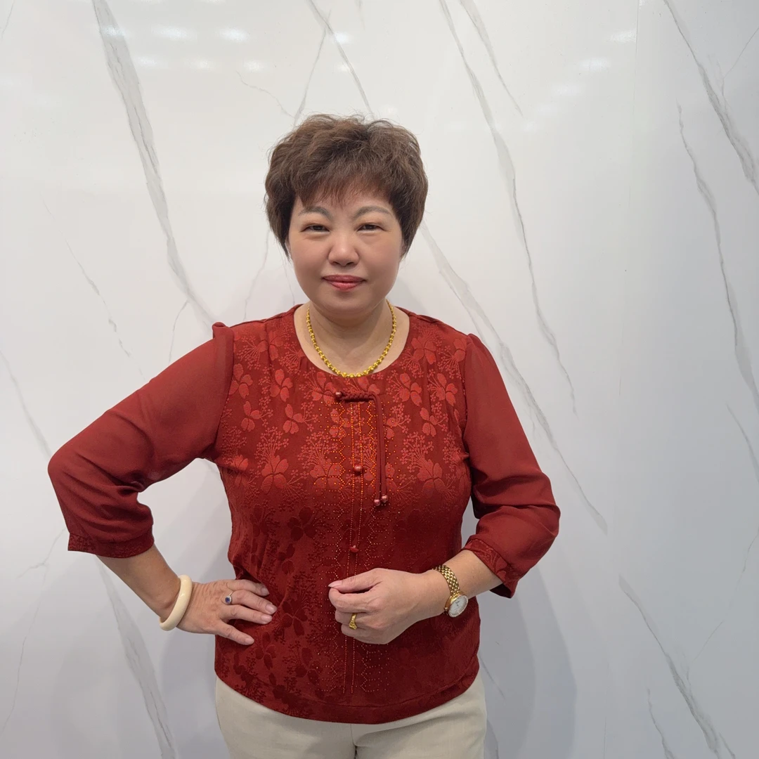 829秋季新款时尚如意纽设计显瘦中袖上衣