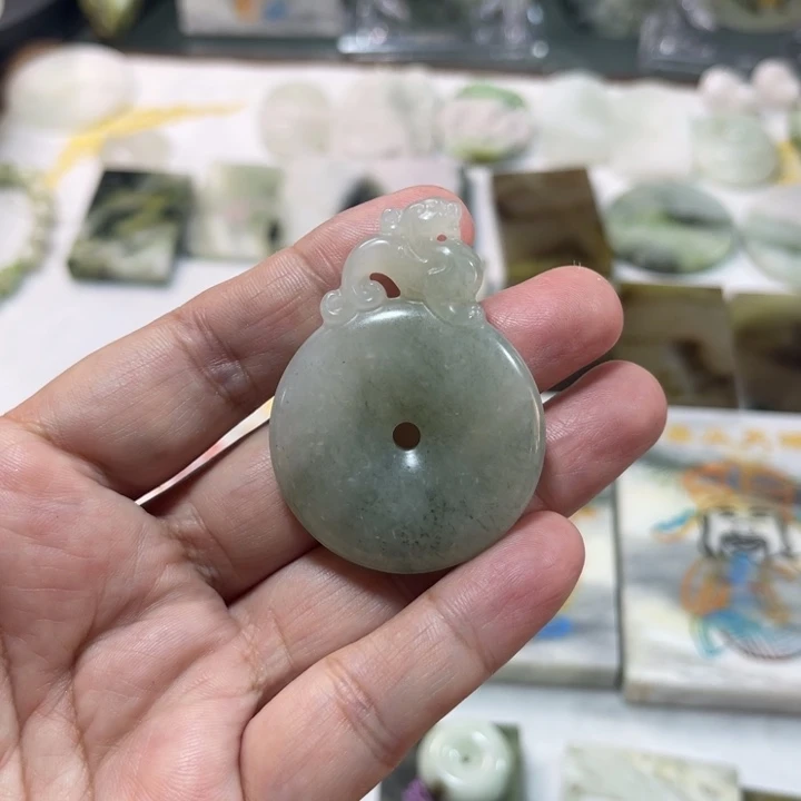*****未镶嵌独山玉颈饰