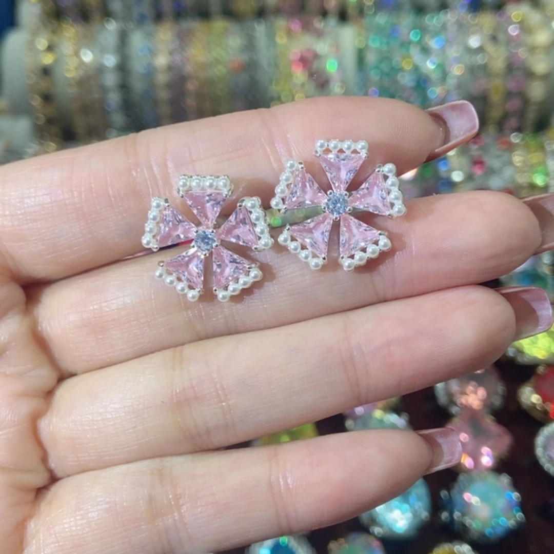 66锆石（处理）耳钉