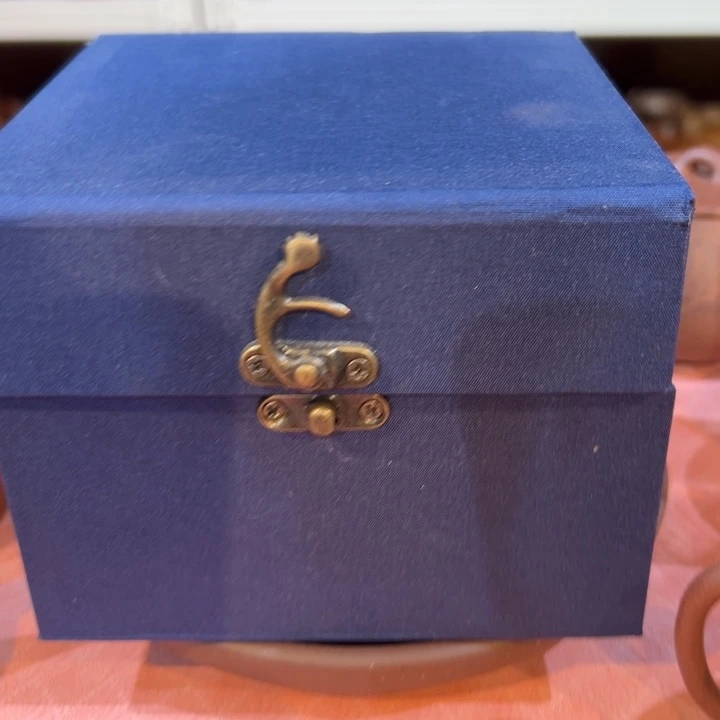 紫砂茶壶礼盒。