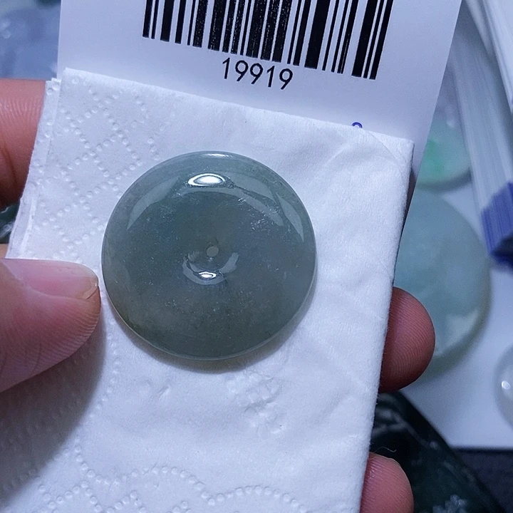 颈饰未镶嵌翡翠天光墟翡翠市场现金代购