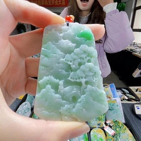 翡翠未镶嵌颈饰翡翠