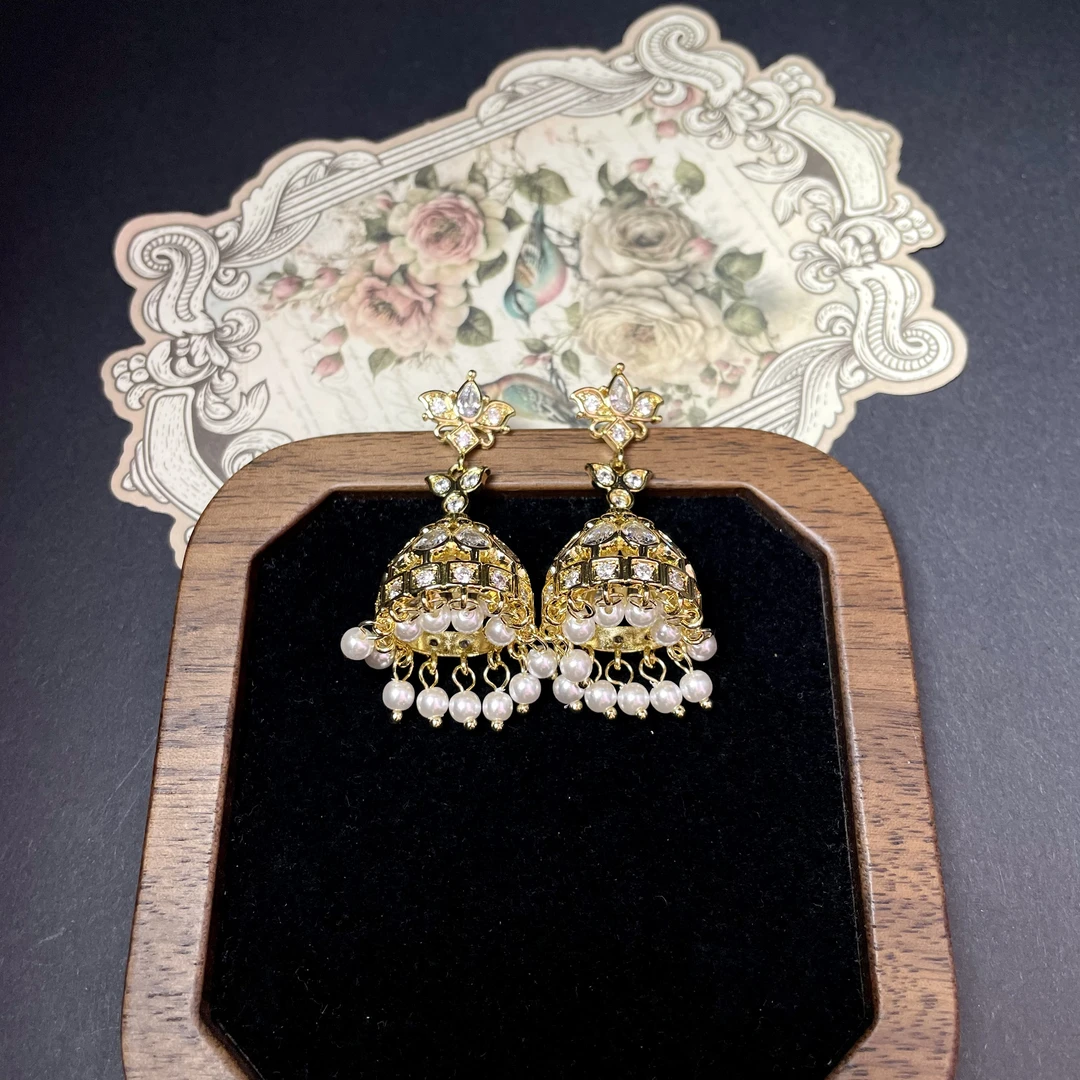 铜合金耳饰  买三送一  手工气质轻奢时尚百搭复古耳钉耳坠