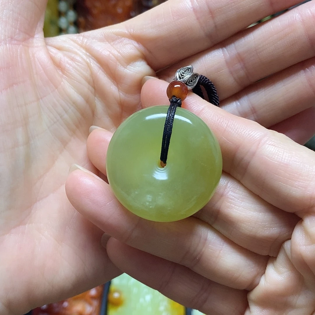 岫玉未镶嵌吊坠(赠链)