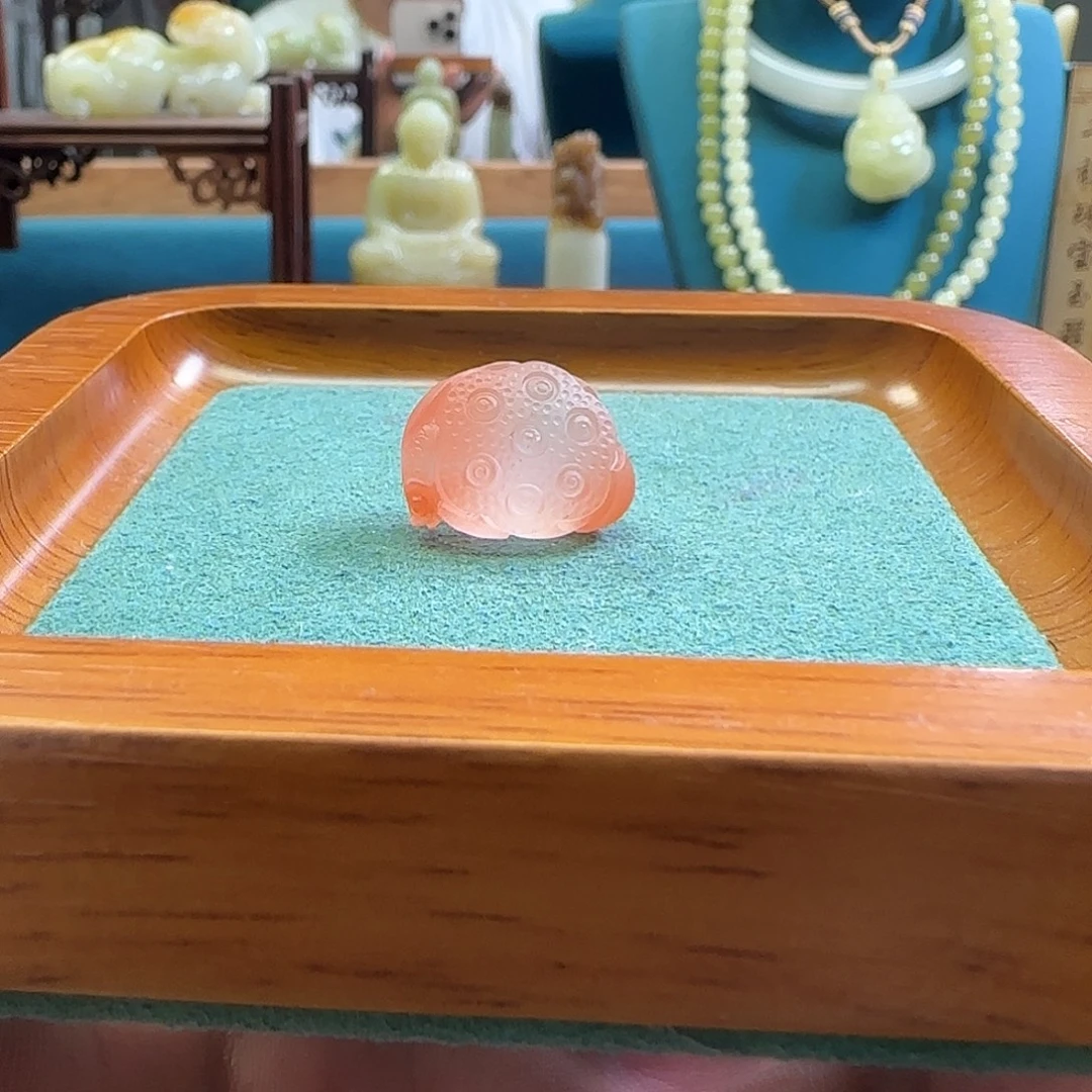 可***y颈饰合金南红玛瑙