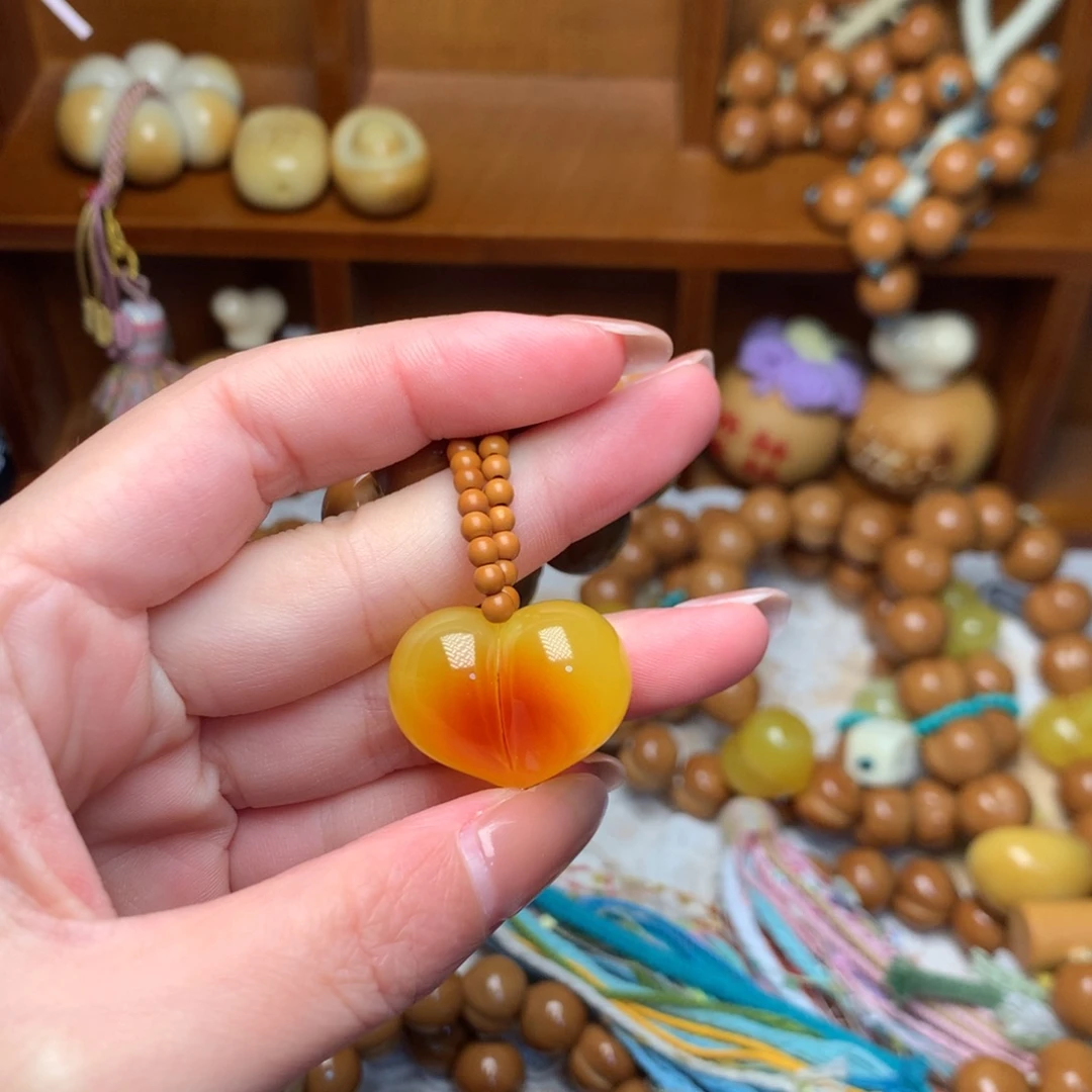 猴头核桃吊坠腮红爱心跑环