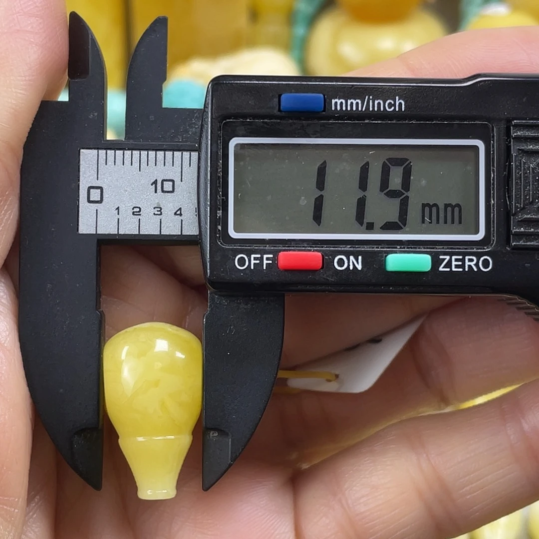 蜜蜡未镶嵌裸石19杂