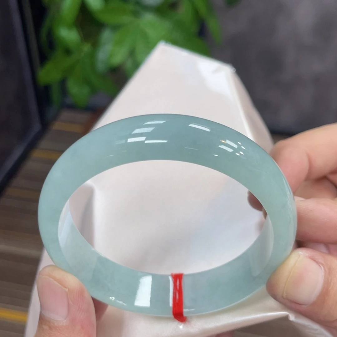 翡翠手镯未镶嵌手镯