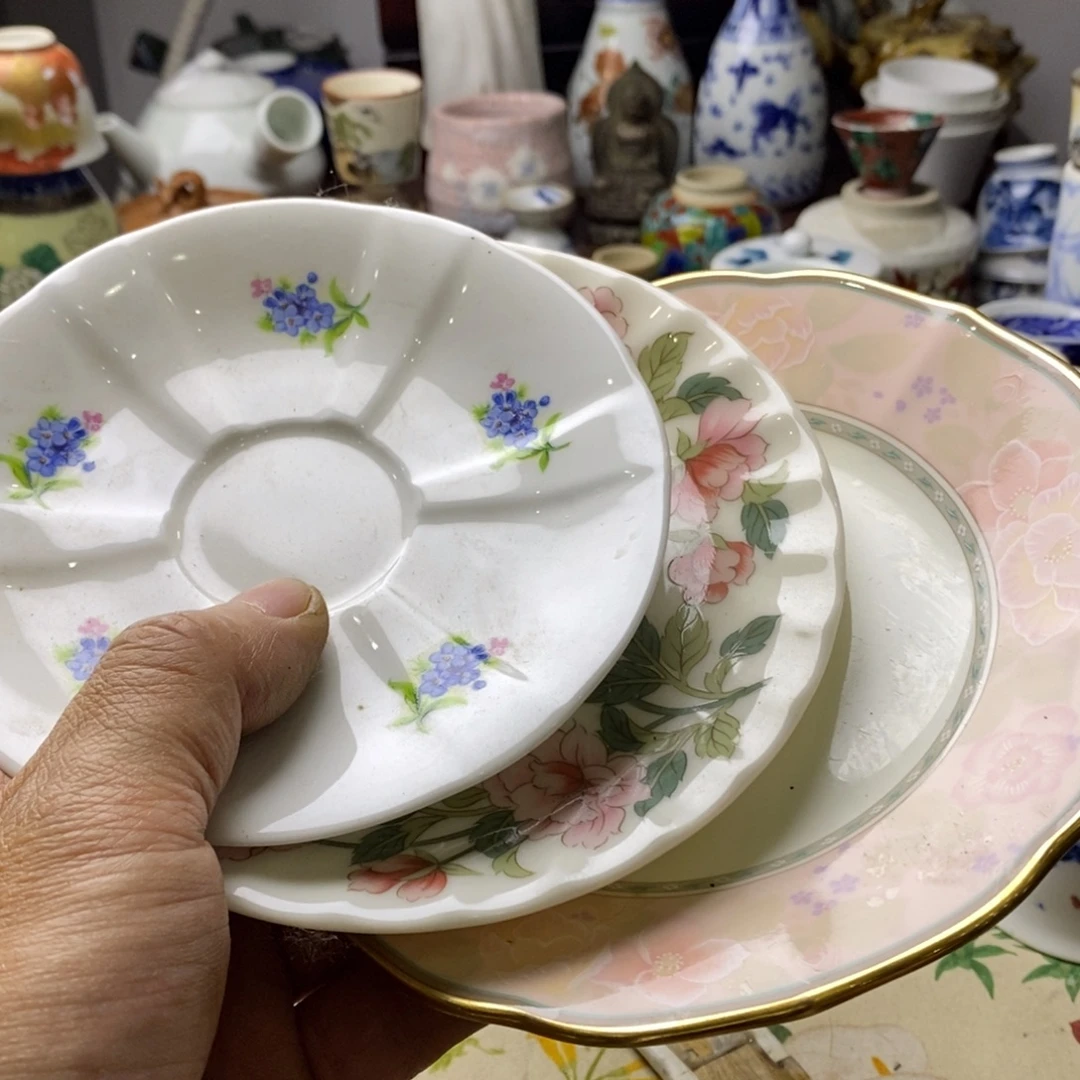 瓷片一天只喝几碗米饭和水啊