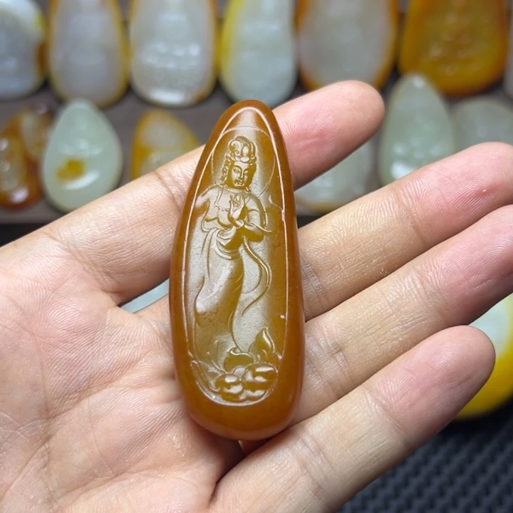 颈饰未镶嵌和田玉