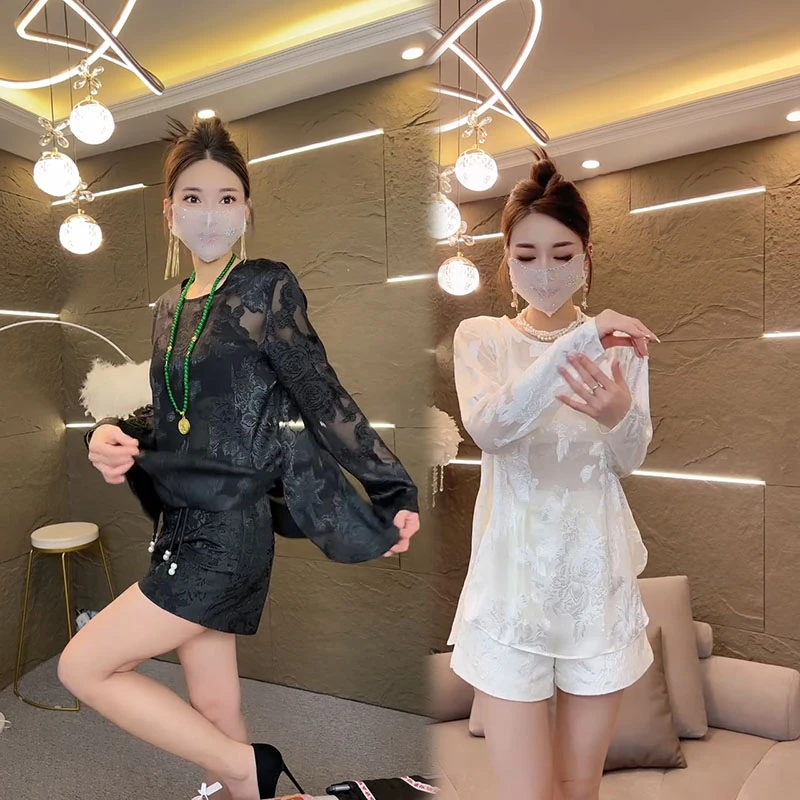 欧货高端品质洋气时尚气质百搭提花大牡丹微透灯笼袖双侧开衩小衫