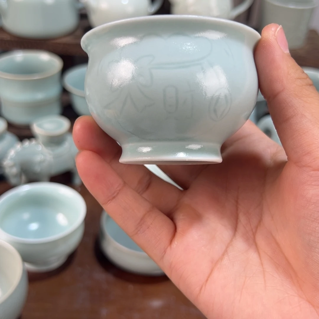 精品玉青财源杯。