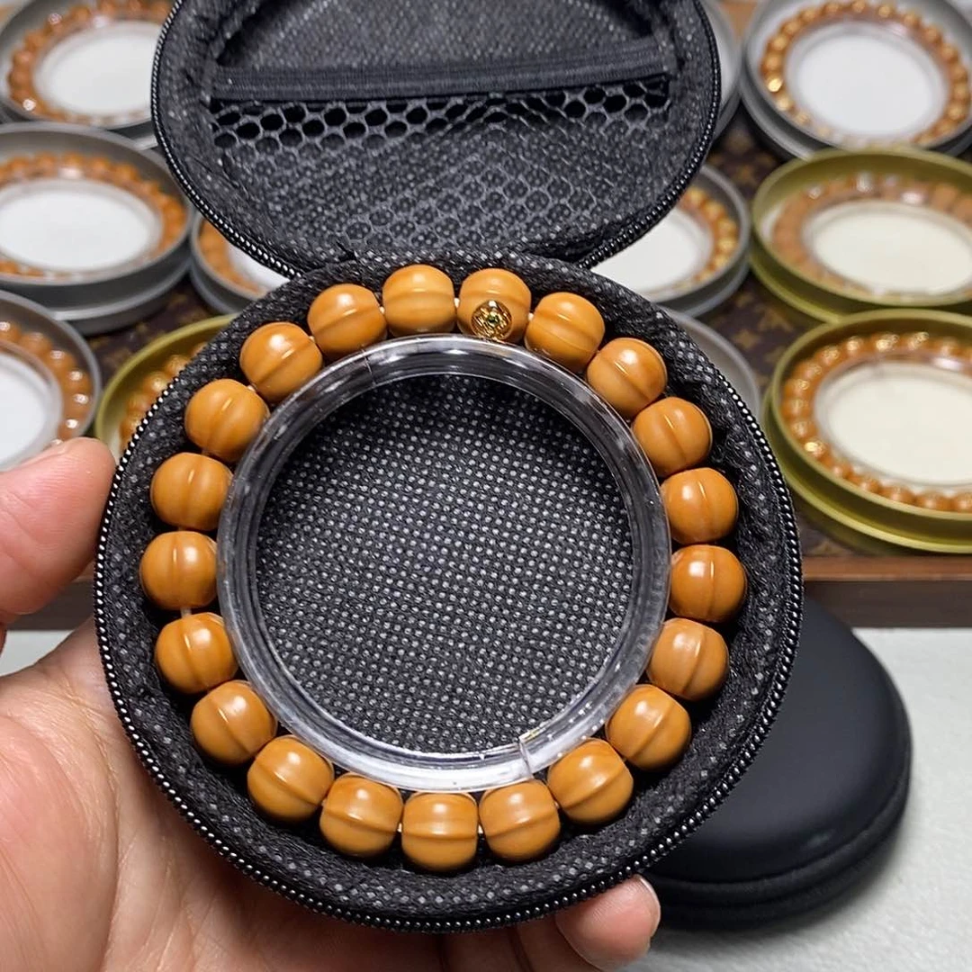 猴头核桃手串79号毕业小鲨鱼鳍11左右