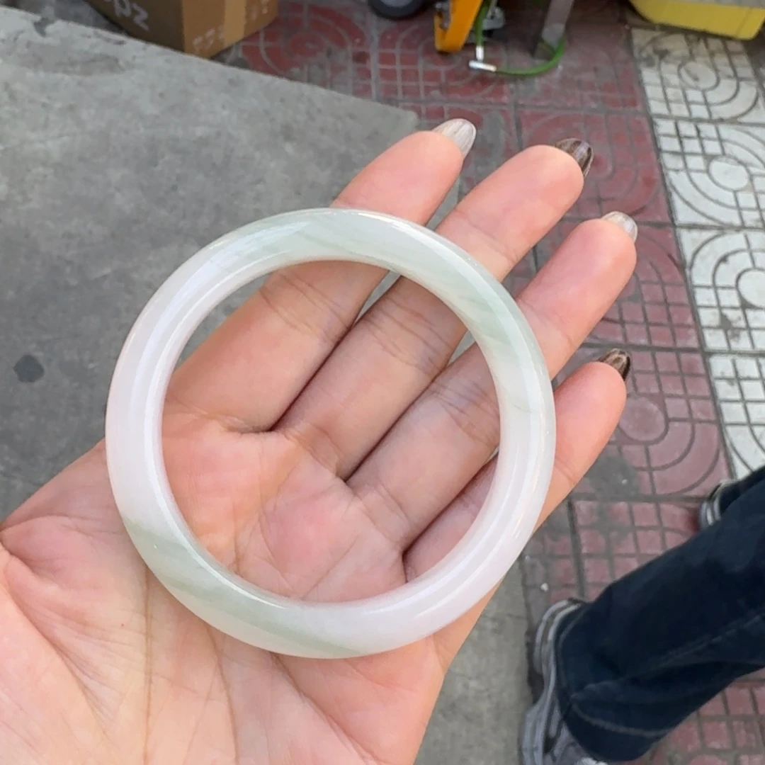 石英质玉未镶嵌手镯