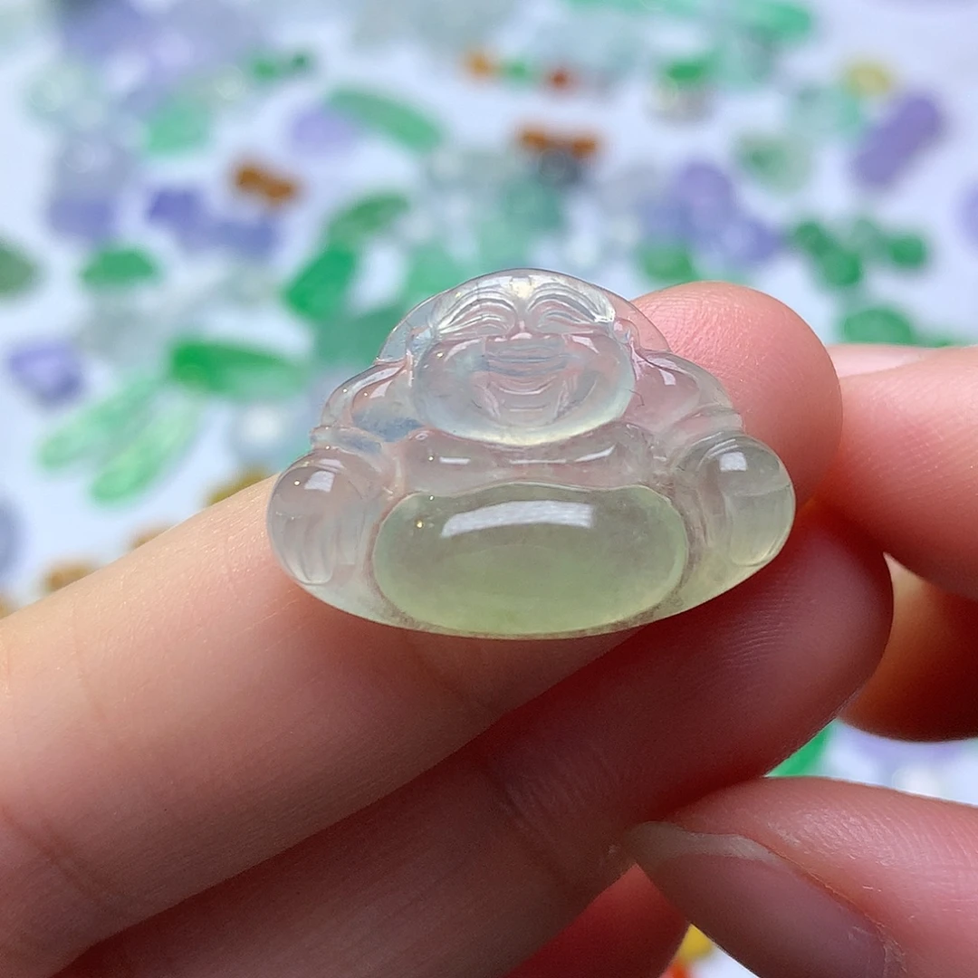 翡翠未镶嵌颈饰佛