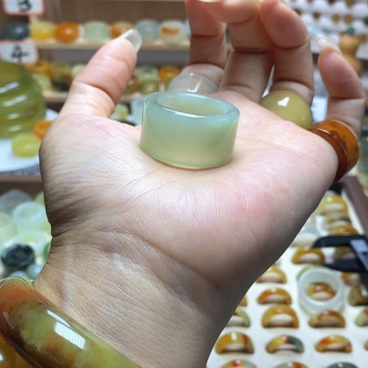 蓝***哥岫玉未镶嵌戒指岫玉精品指环内径 23.3